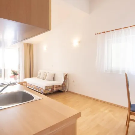 Steko * マカルスカ