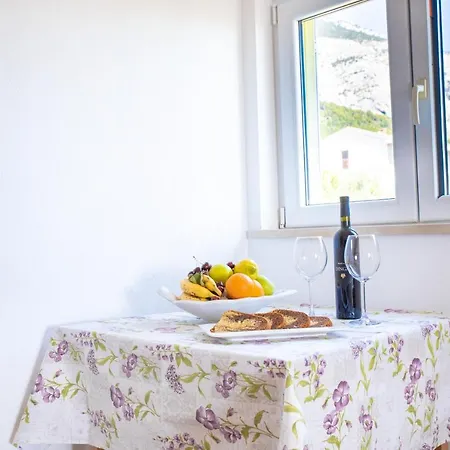 Steko * マカルスカ